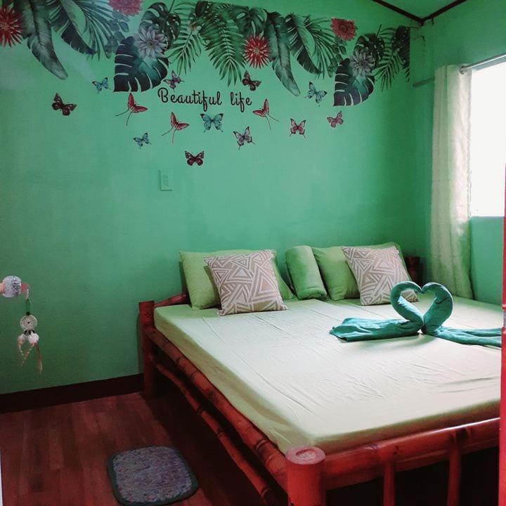Rovi Homestay Coron Exterior photo
