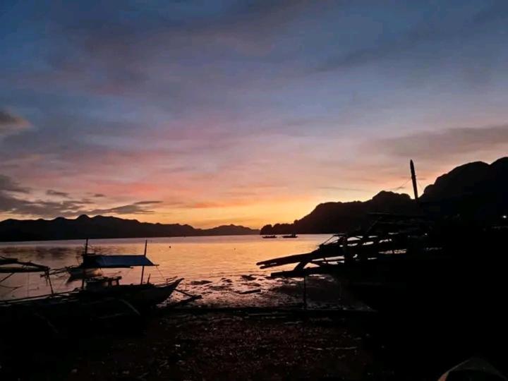 Rovi Homestay Coron Exterior photo